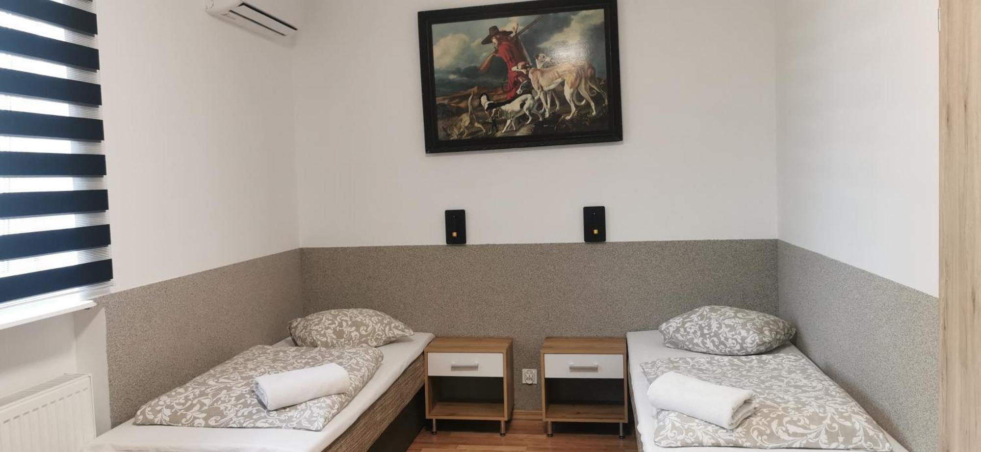 Goscinna Hacjenda Radwanice Rum bild